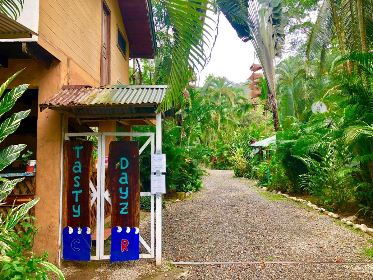 Tasty Dayz Hostel Puerto Viejo de Talamanca Eksteriør bilde